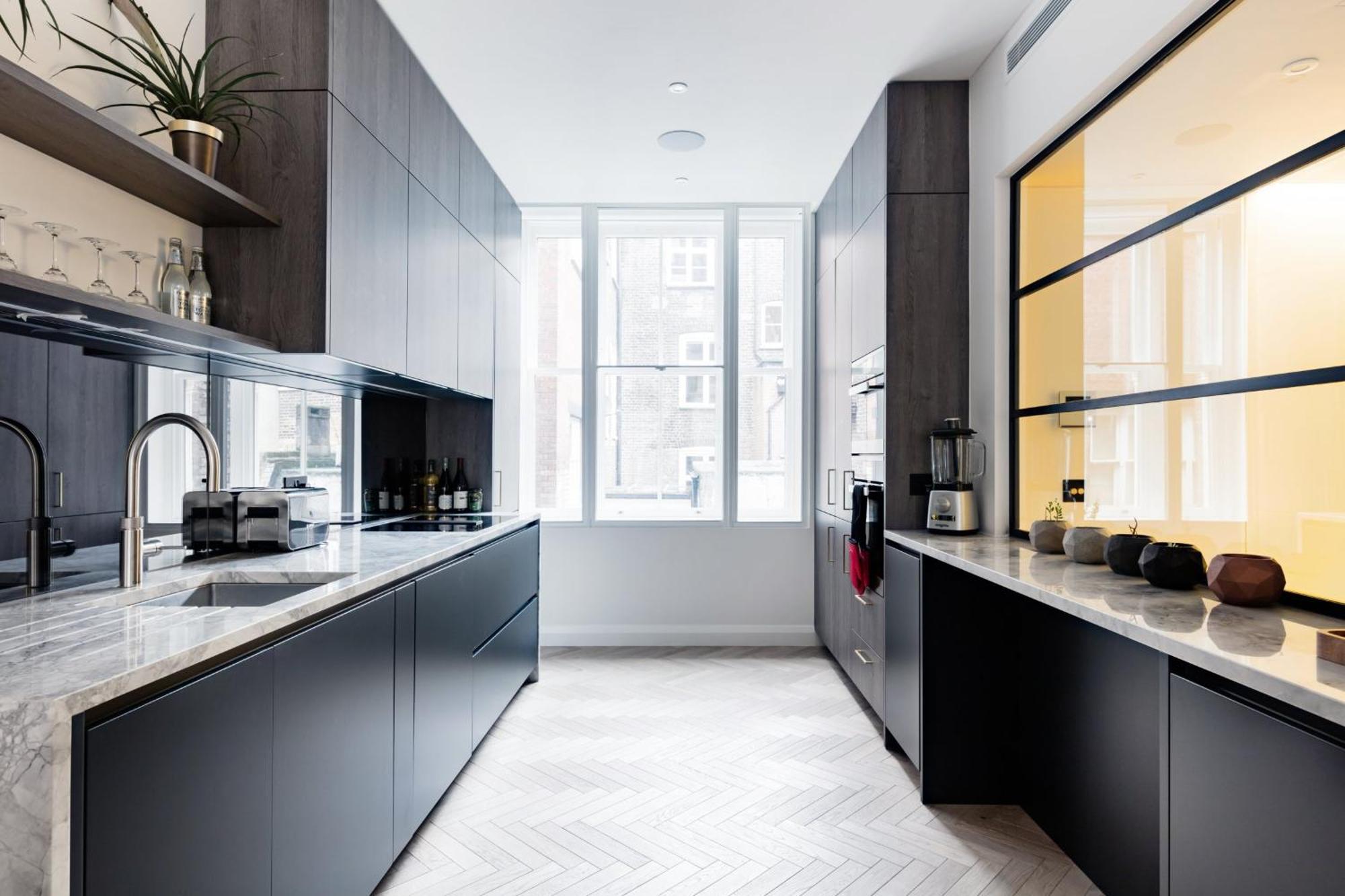Modern Apartment & Rooms At Charing Cross London Eksteriør billede