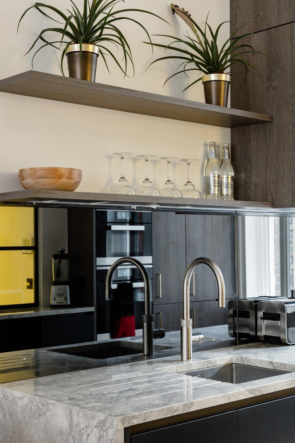 Modern Apartment & Rooms At Charing Cross London Eksteriør billede