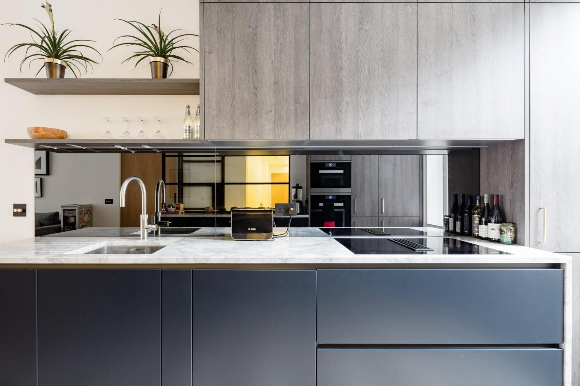 Modern Apartment & Rooms At Charing Cross London Eksteriør billede