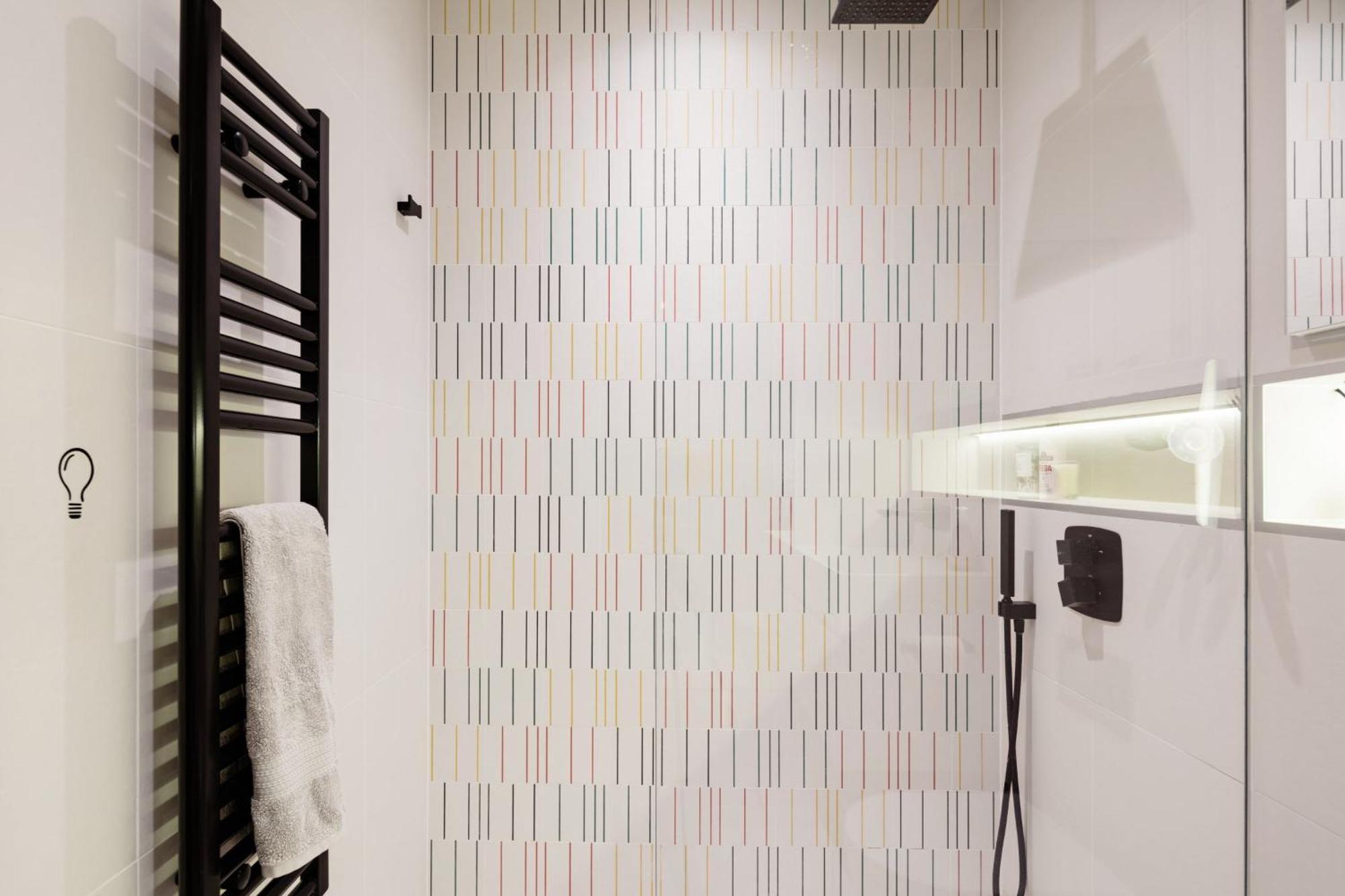 Modern Apartment & Rooms At Charing Cross London Eksteriør billede