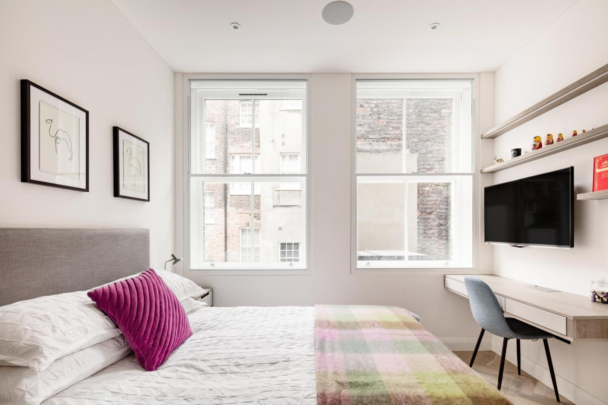 Modern Apartment & Rooms At Charing Cross London Eksteriør billede