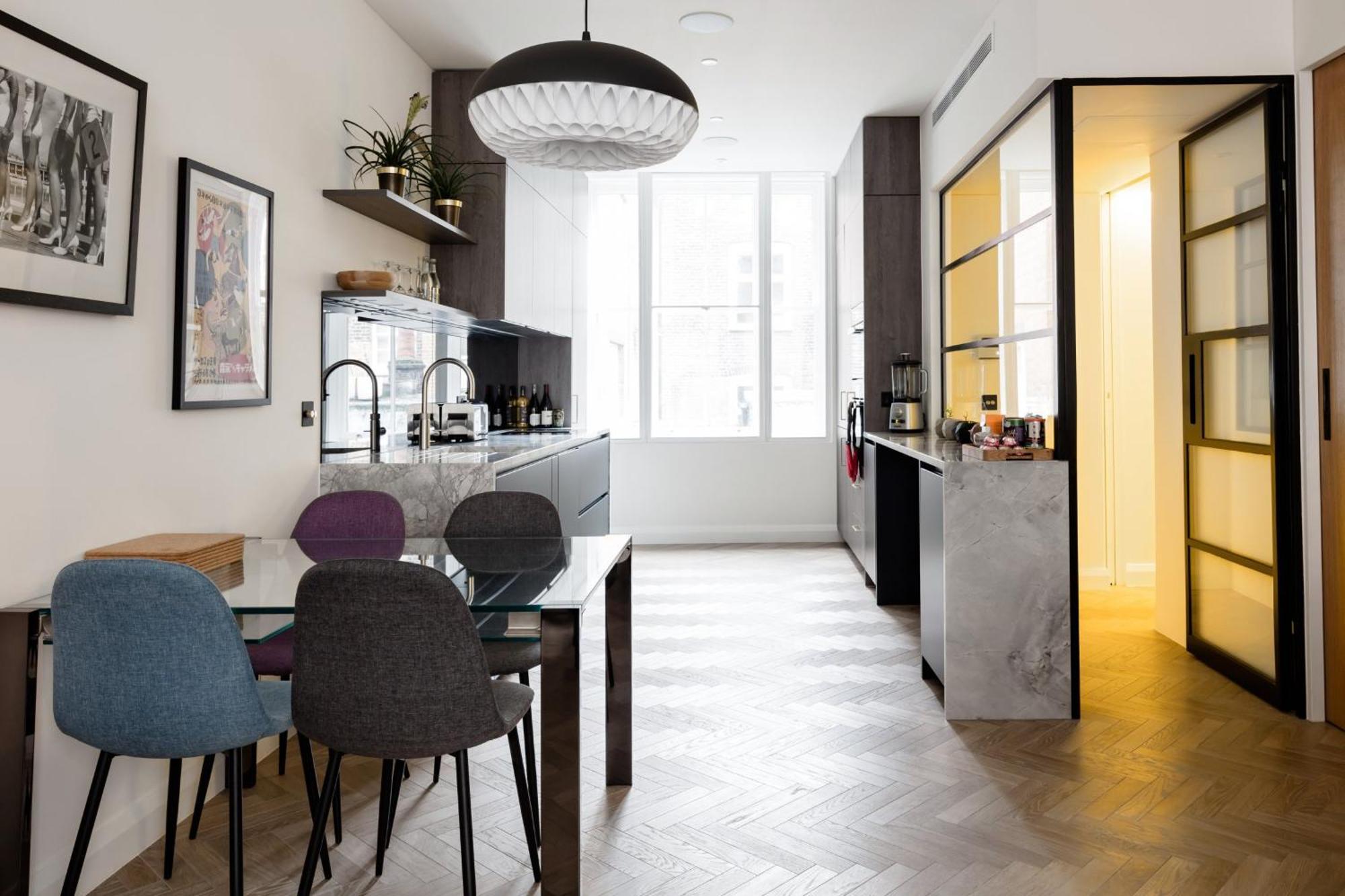 Modern Apartment & Rooms At Charing Cross London Eksteriør billede
